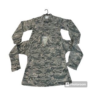 Bundle of 2 Men’s Utility Air Force Camouflage Pattern Coat Size 42 Regular